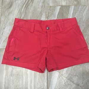 Under Armour woman’s golf shorts Sz 8. Like New